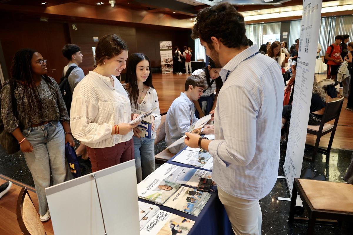 Alumnos de Bachillerato en el último Salón de Orientación Universitaria de Murcia.