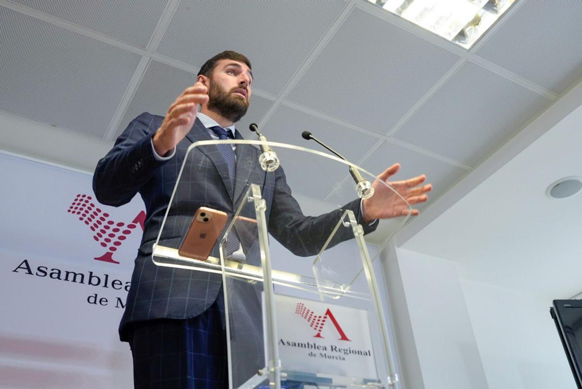 El portavoz de Vox en la Asamblea, José Ángel Antelo, este lunes en la Asamblea.