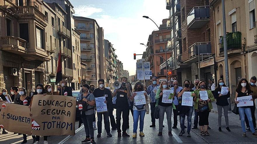 Els sindicats van tallar la circulació de la carretera de Vic de Manresa