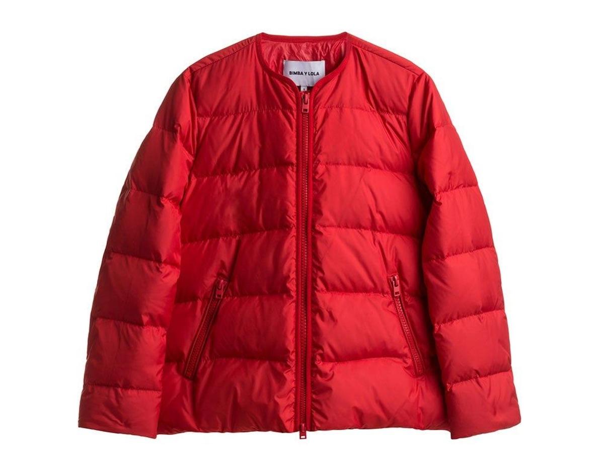 Chaquetón rojo acolchado. (Precio: 85 euros)