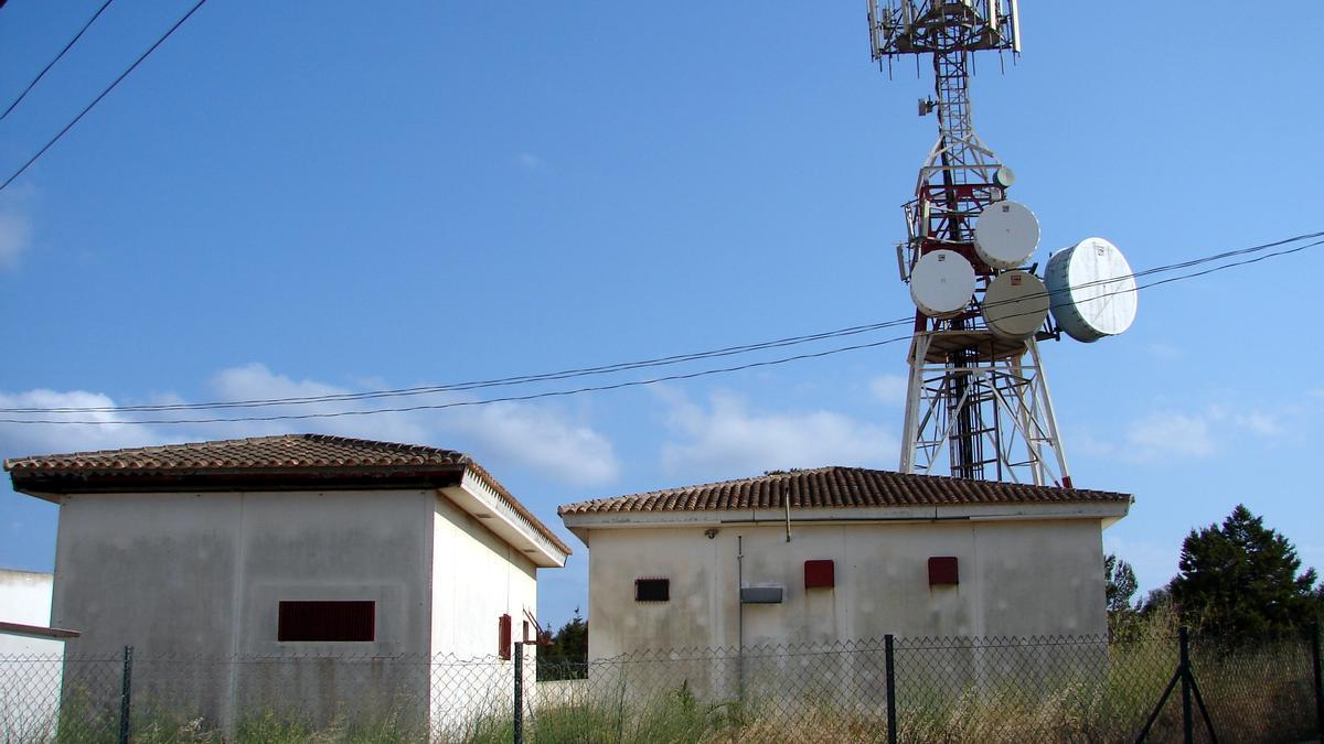 Torre de telefónía situada en Sant Francesc.