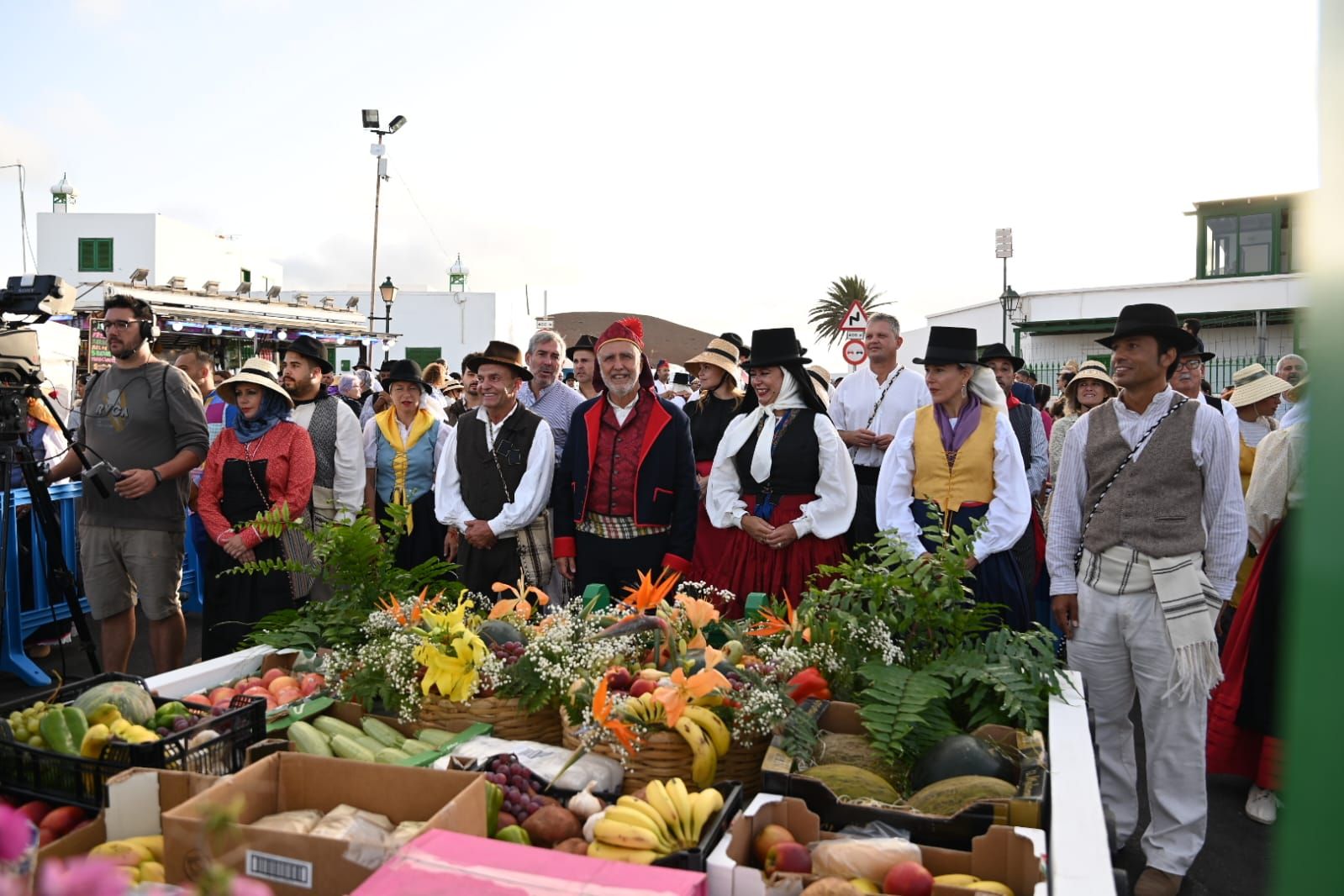 Ángel Víctor Torres acude a la ofrenda a la Virgen de Los Dolores, en Lanzarote