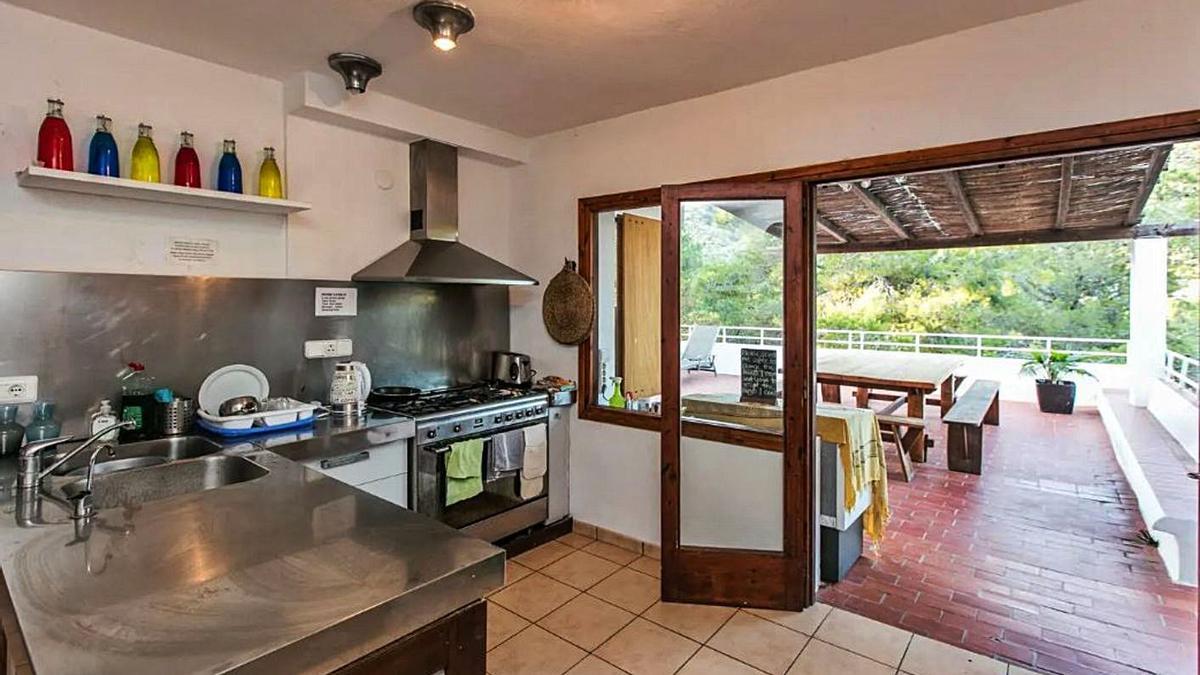Una casa en Ibiza que ofrecía hace algunos veranos la plataforma Airbnb para alquilar.
