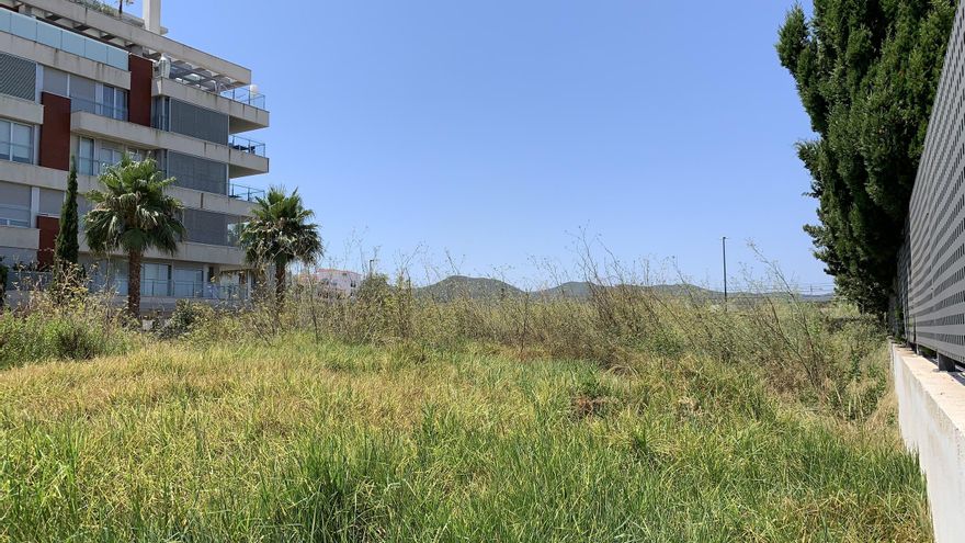 El Ibavi recibe un solar para construir en Vila 40 viviendas para funcionarios