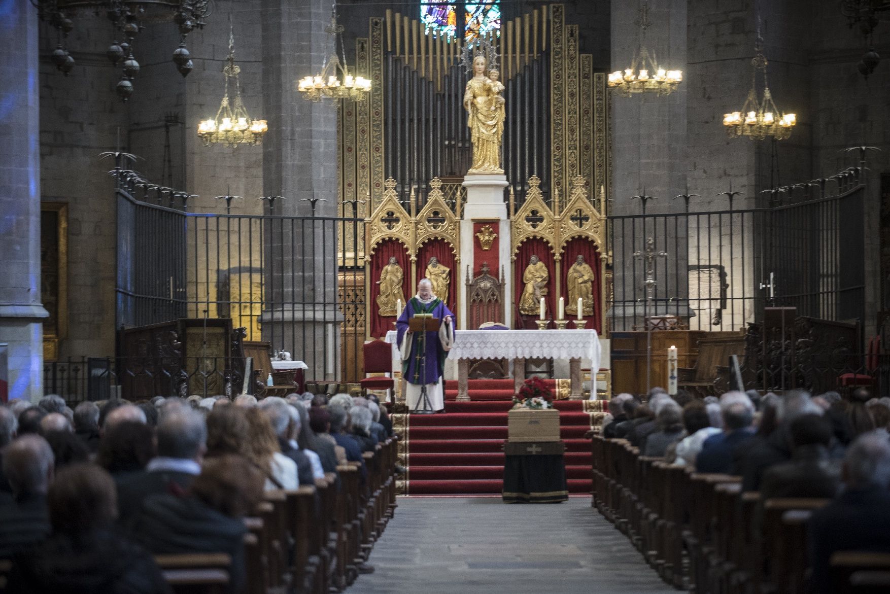 La Seu de Manresa s'omple per retre l'últim adeu a Ignasi Torras