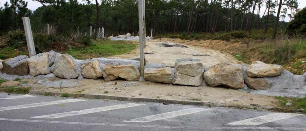 Uno de los extremos del polémico Camiño do Norte en San Vicente. // Muñiz