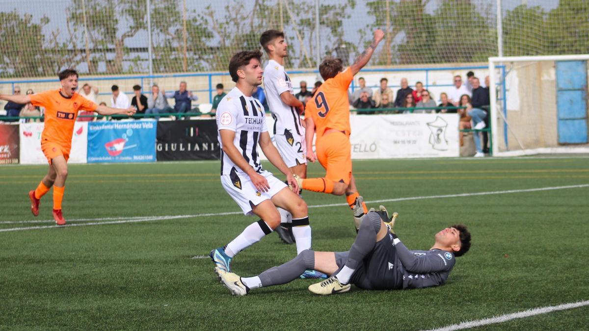 El juvenil del Castellón se fue desmoronando con el paso de los minutos frente al Valencia B.