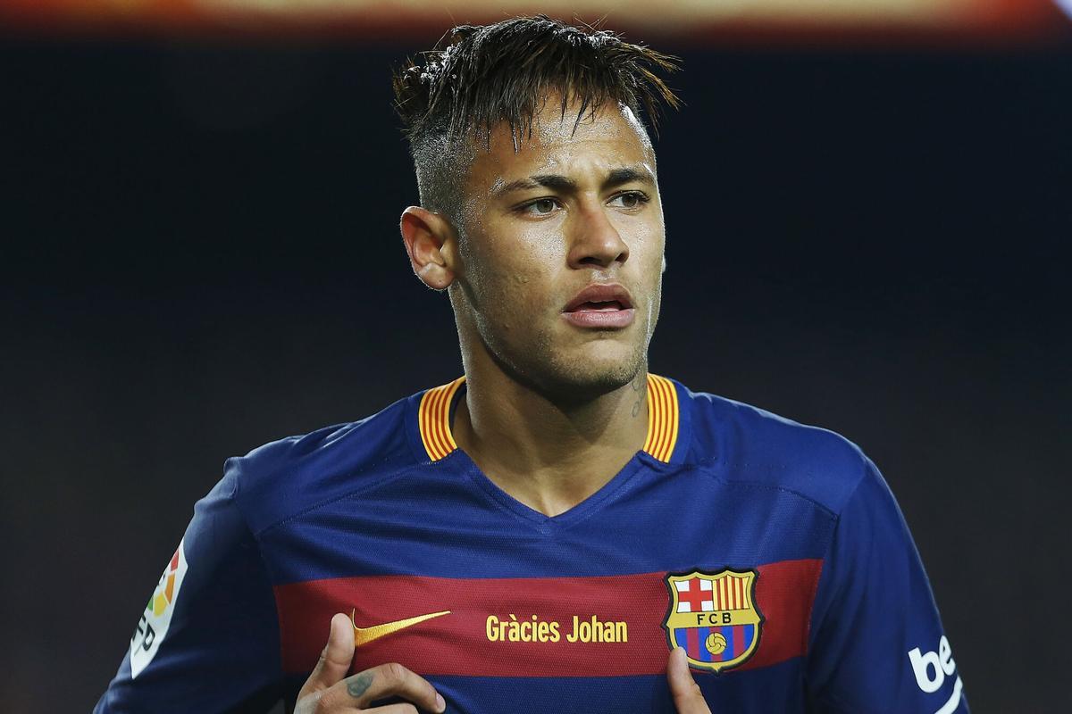 GRA463. BARCELONA, 02/04/2016.- El delantero del FC Barcelona Neymar durante el encuentro correspondiente a la jornada 31 de primera división contra el Real Madrid, que disputan esta noche en el estadio Camp Nou. EFE/Toni Albir.. neymar da silva. barça. liga españa 2015/2016 barça - real madrid. deportiva primer plano 2015/2016 solo. camp nou