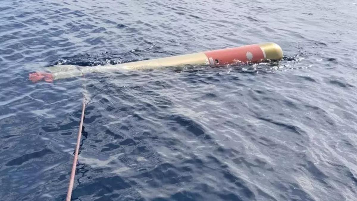 El torpedo remolcado por los pescadores alicantinos