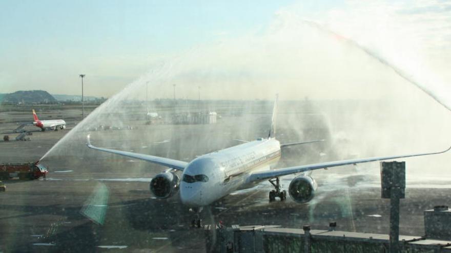 L&#039;acte de bateig de l&#039;aeronau, aquest dilluns a l&#039;aeroport del Prat.