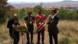 Víctor Colomer, Aram Montagut, Fernando Borx y Joan Codina, en el Parc del Guinardó.