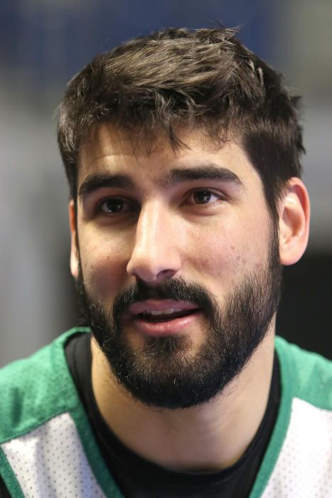 Encuentro entre la prensa y los jugadores del Unicaja antes del comienzo de la Copa del Rey.