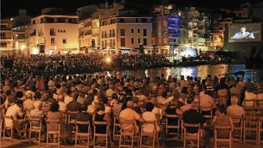 La platja de la Punta de l&#039;Escala es va omplir d&#039;espectadors per seguir la cantada.