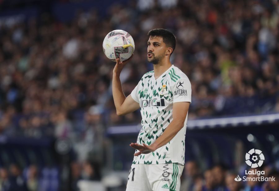 EN IMÁGENES: Así fue el encuentro entre el Real Oviedo y el Levante