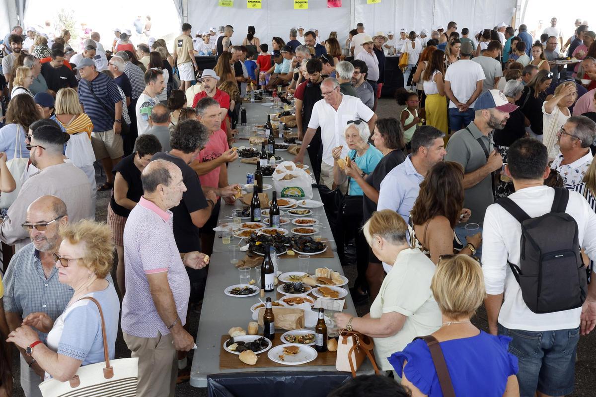 Moaña exalta su mejillón en una fiesta que vende cinco toneladas de producto en menos de tres horas
