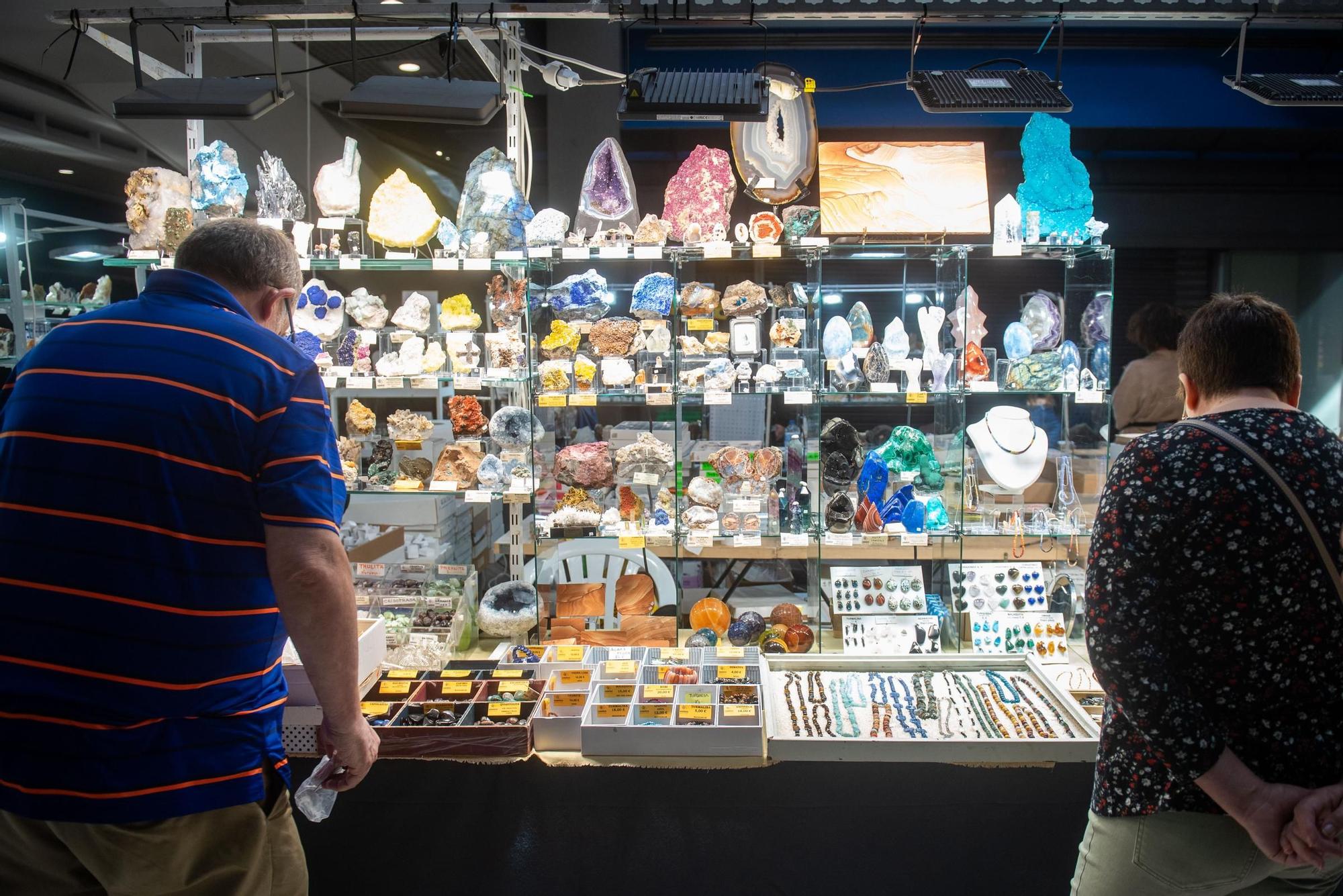 Los Rosales acoge la primera feria de minerales en A Coruña