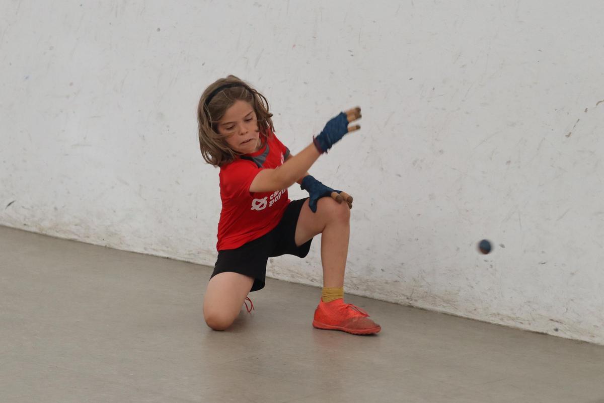 Durant la vesprada es realitzarà una gimkana de jocs tradicionals i el lliurament de trofeus de les competicions de raspall i galotxetes.