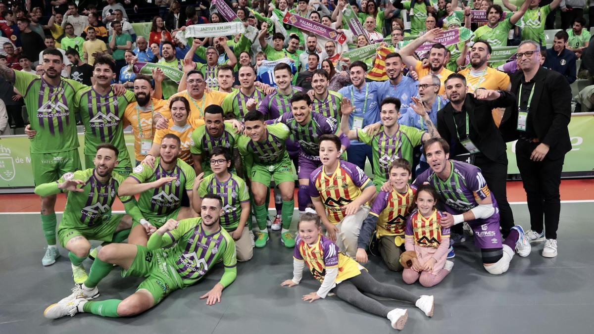 Los jugadores del Palma celebran la clasificación para la final de la Copa de España que se celebra en Murcia