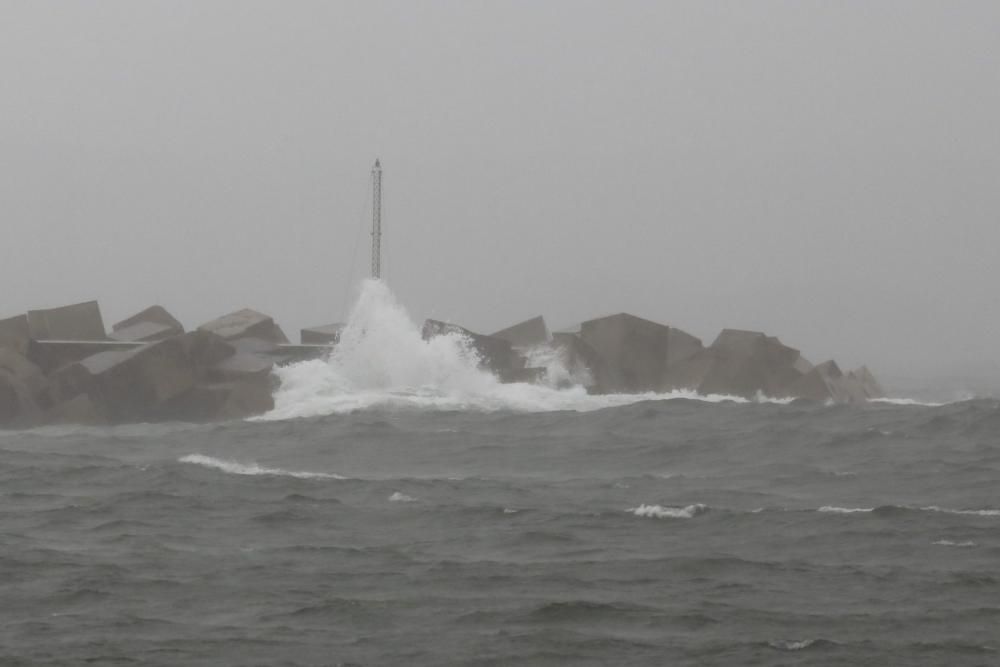 Los efectos del temporal "Ana" en Asturias