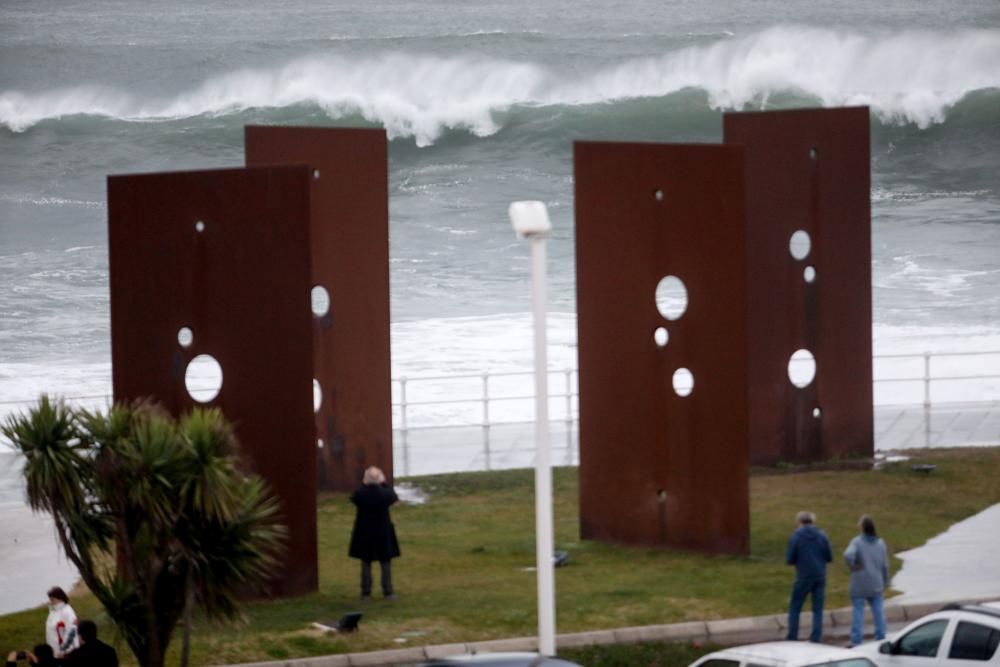 Oleaje en Gijón