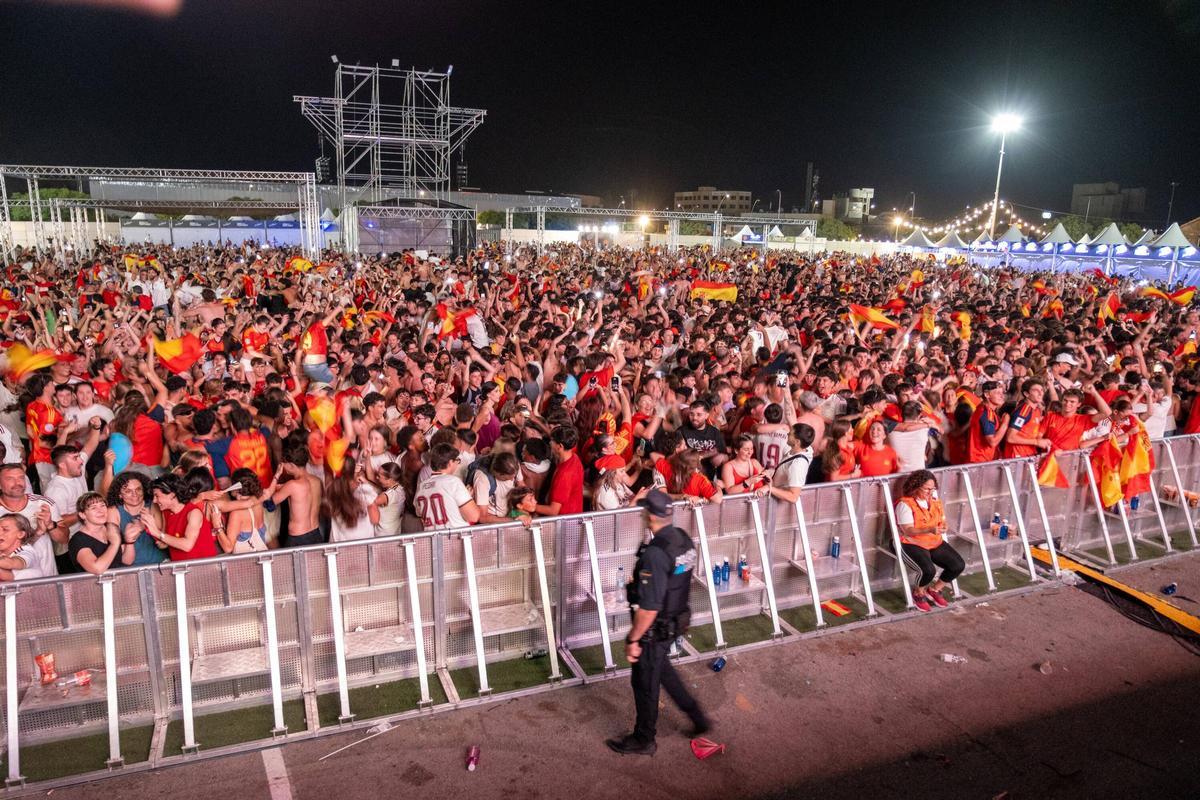FOTOS | Así han vivido los aficionados la semifinal entre España y Francia desde Palma en Son Fusteret