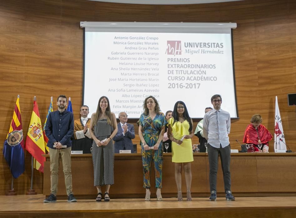 Honoris causa de la UMH a Tino Villanueva