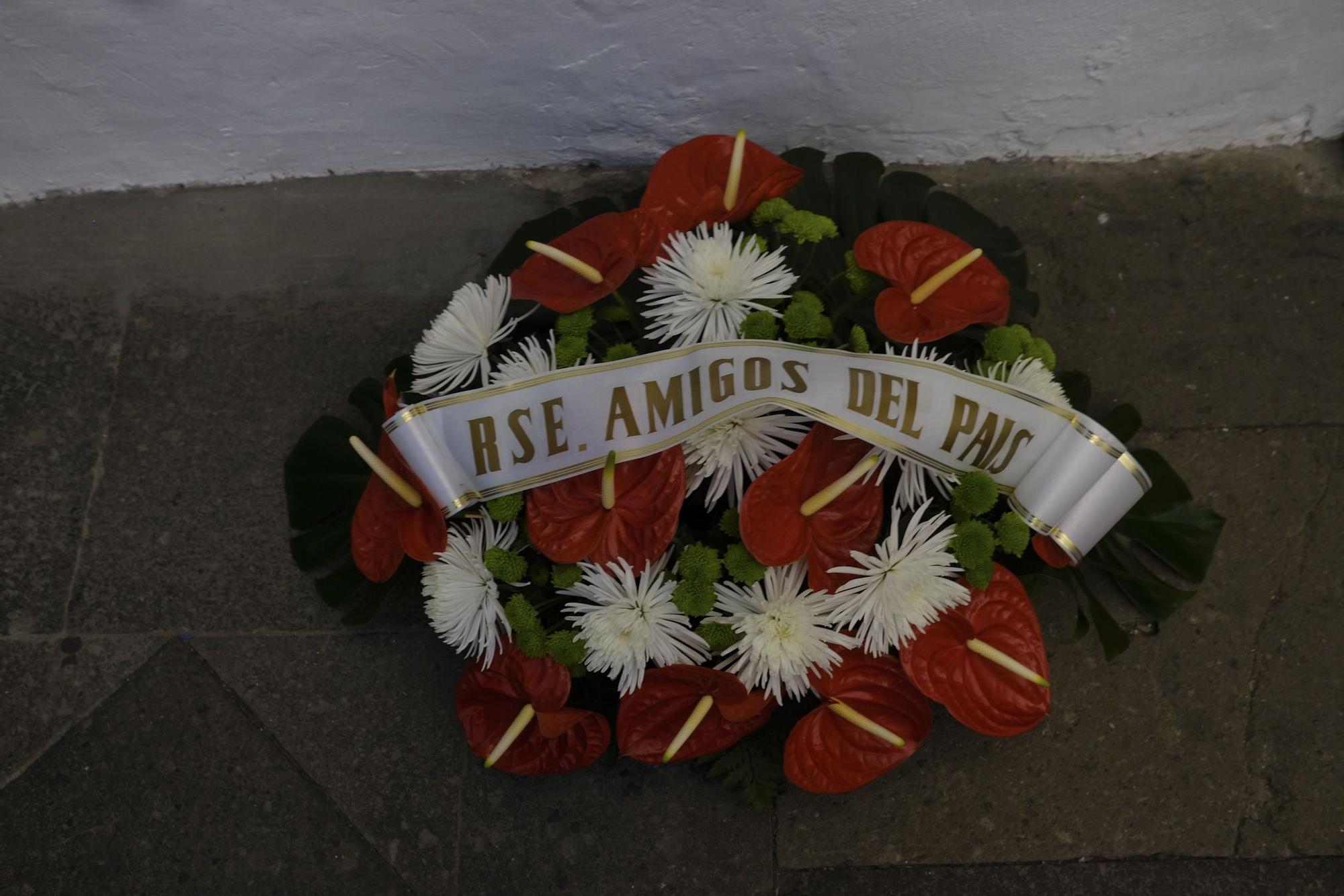 Ofrenda floral por la batalla del Batán