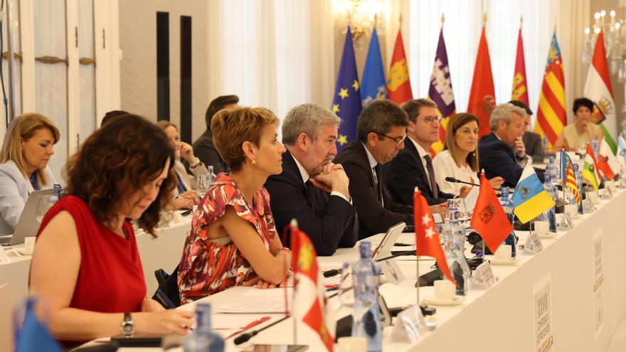 Euskadi se pone del lado de Canarias en la Conferencia de Presidentes para pedir un plan integral en política migratoria