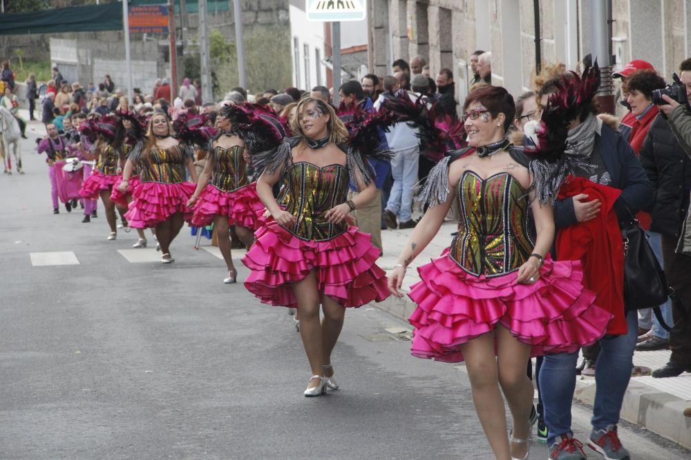 San Xulián pone el definitivo broche final al carnaval y celebra los 25 años de Os da Caña