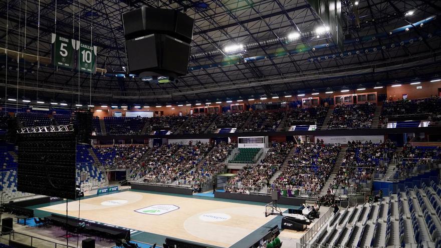 El Carpena vibró con el Unicaja a 3.000 kilómetros