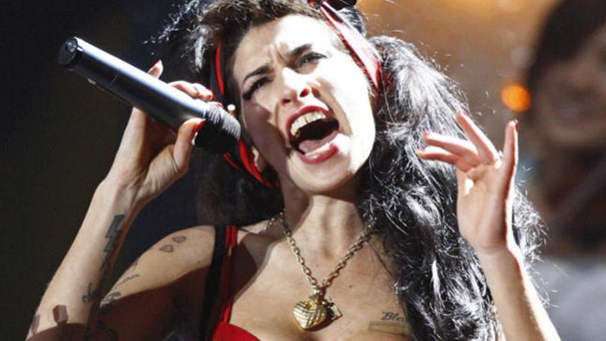 Amy Winehouse en concierto.