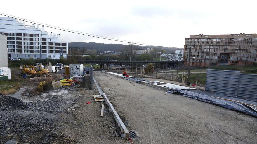 Estado de las obras que abrirán la nueva calle que conectará Romero Donallo con el barrio de Pontepedriña