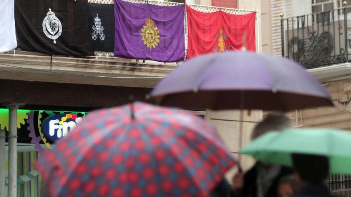 La lluvia podría provocar la cancelación de varias procesiones de Semana Santa