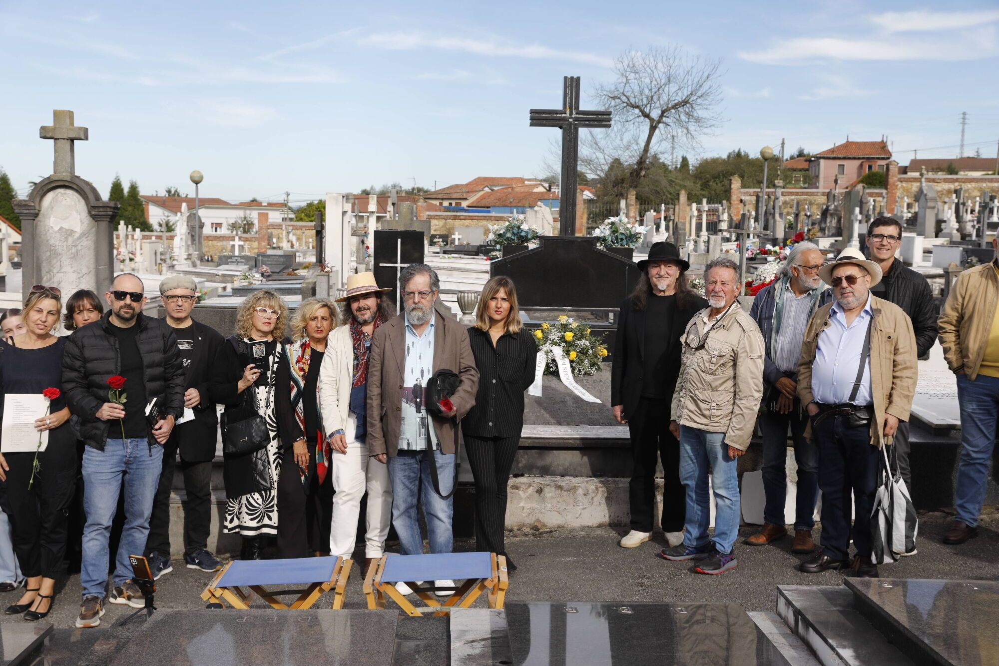 Versos con flores para Ángel González