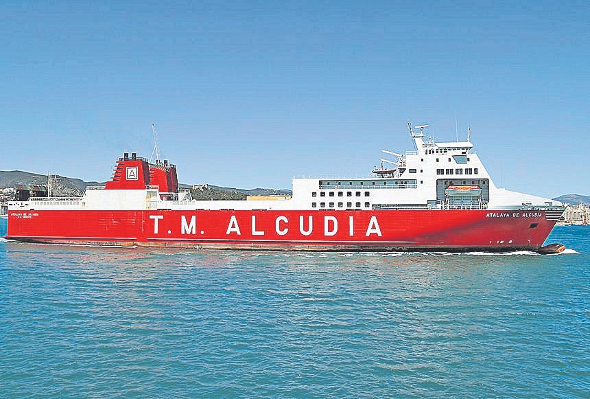 El ‘Atalaya TMA’ visita por primera vez el Port d’Alcúdia