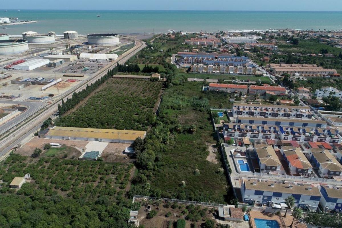 Imagen aérea de viviendas de Almassora junto al Polígono del Serrallo.