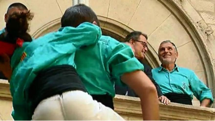 Los Castellers trepan hasta el president