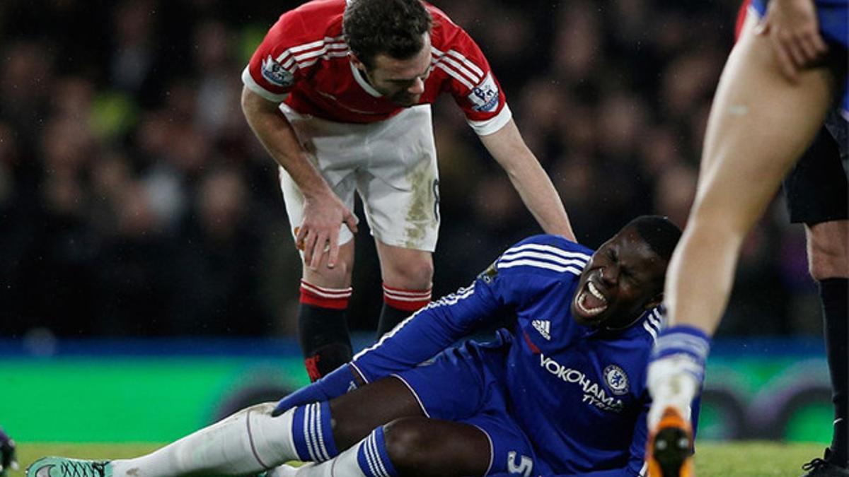 Zouma cayó lesionado de gravedad