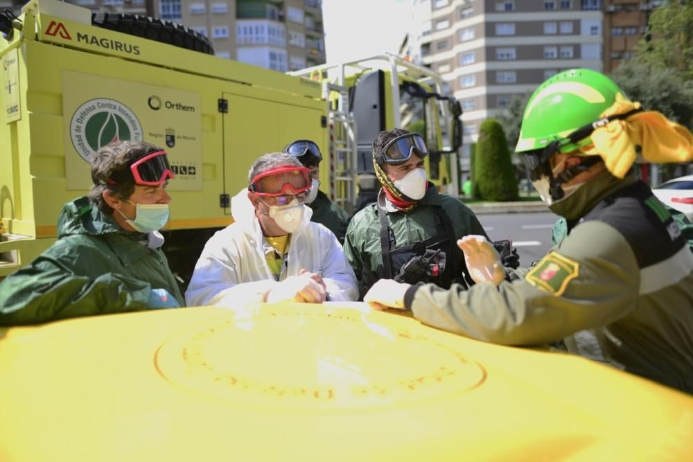 El Ejército entrega alimentos en el barrio Peral