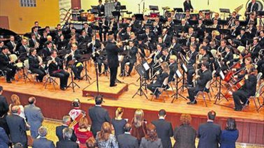 El Raval de Onda se convierte en epicentro de la tradicional procesión por los patronos