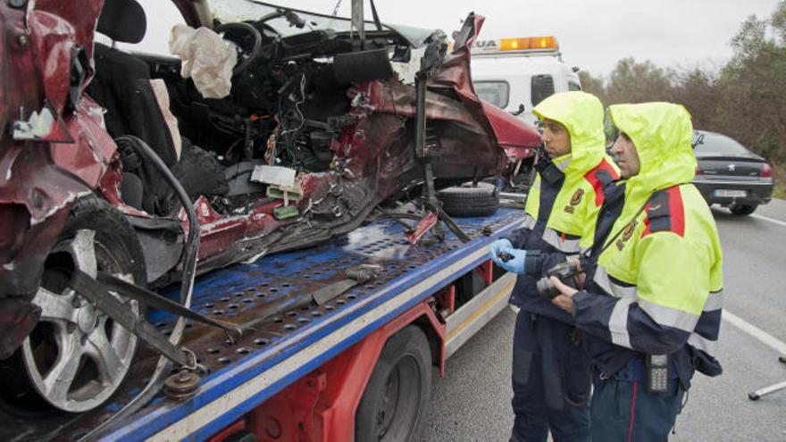 Siete muertos en una colisión frontal entre dos vehículos en Girona