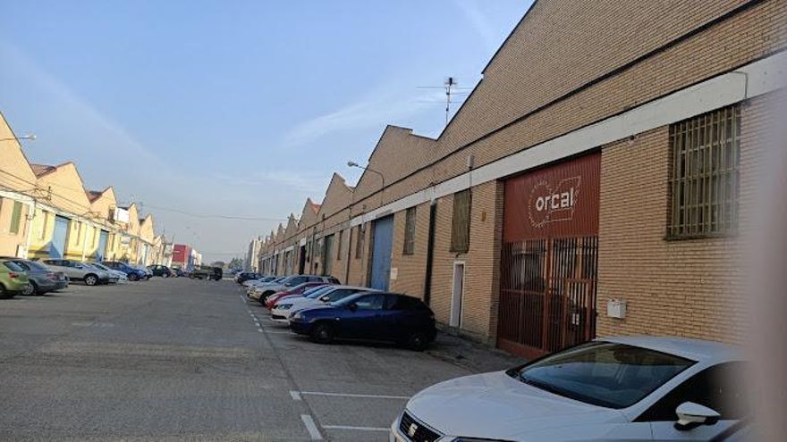 Dos trabajadores de la empresa Orcal (Zaragoza), atrapados por el desprendimiento del techo