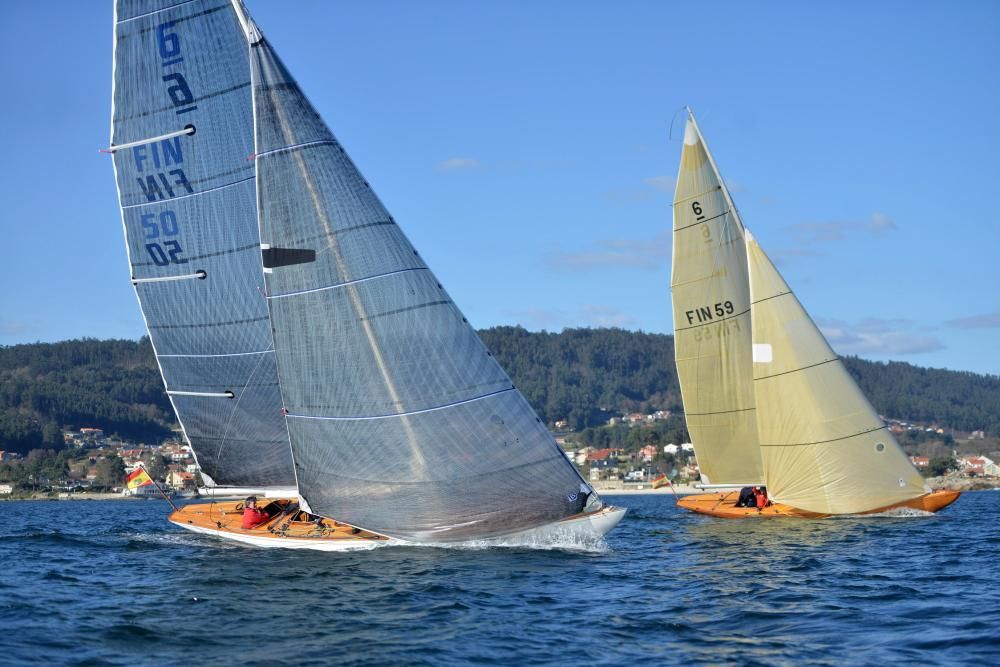 El Rey emérito Juan Carlos I navega en Sanxenxo