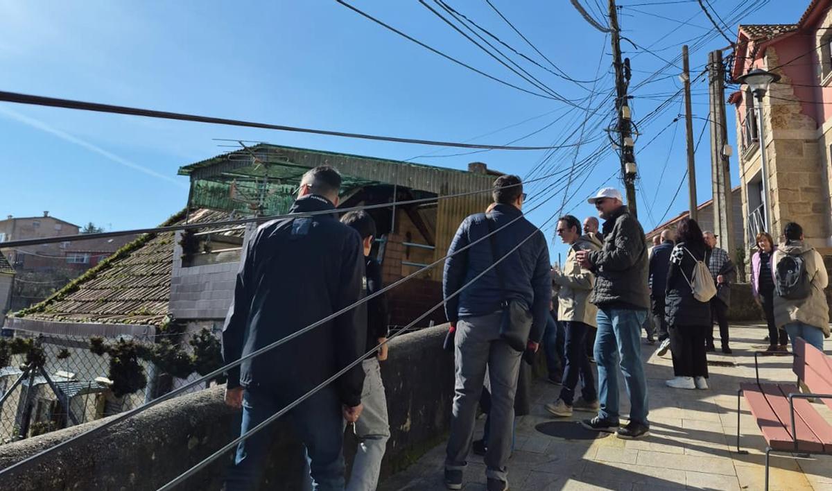 Una ruta por Moaña con los cables telefónicos por el suelo | FDV