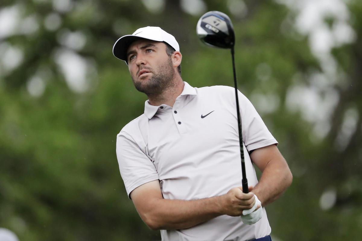 Una vuelta de 62 golpes (-8) situó a Scheffler en control del Houston Open