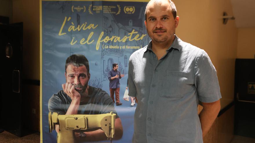 Sergi Miralles, director de &#039;L&#039;àvia i el foraster&quot;: &quot;El público está acostumbrado a ver películas en varios idiomas&quot;