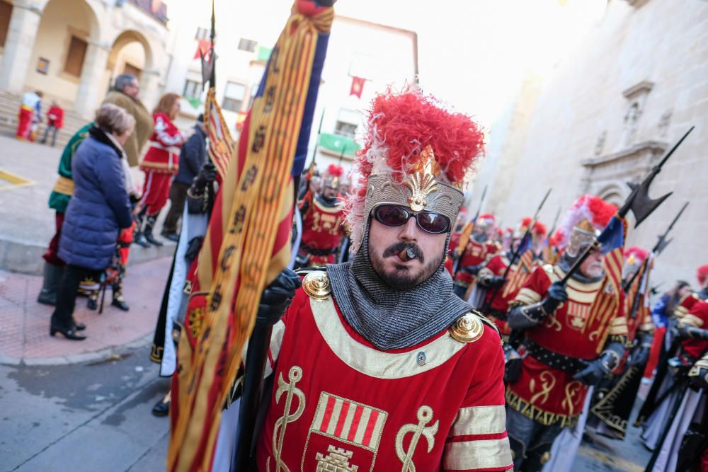 La Entrada y la Retreta abren los Moros y Cristianos de Sax