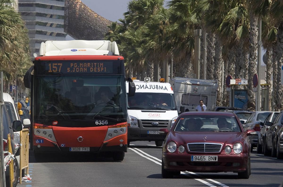Un autobús de la línia 157. Un autobús de la línia 157.