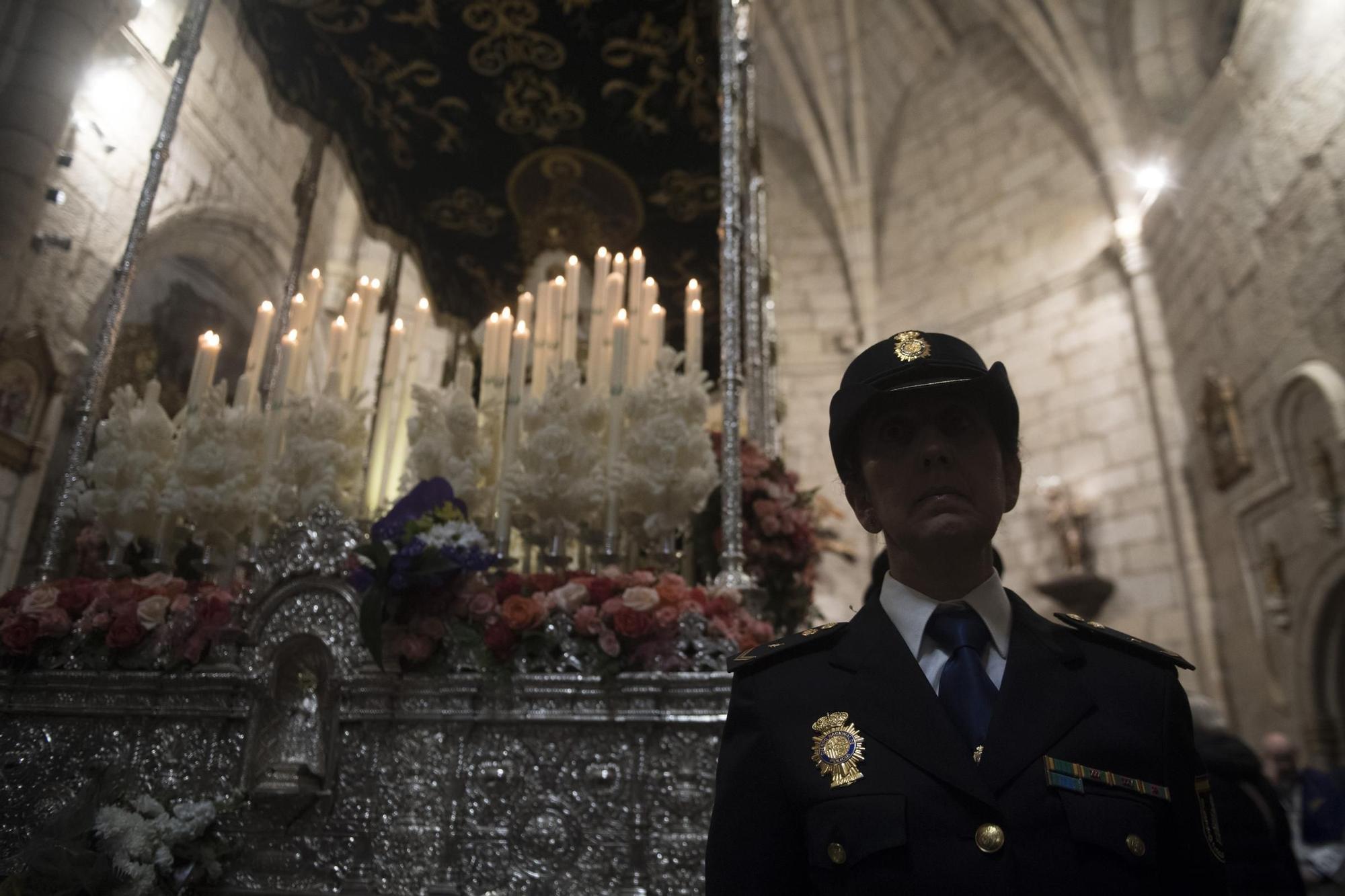 Desconsuelo en la suspensión de la procesión de la Esperanza en Cáceres