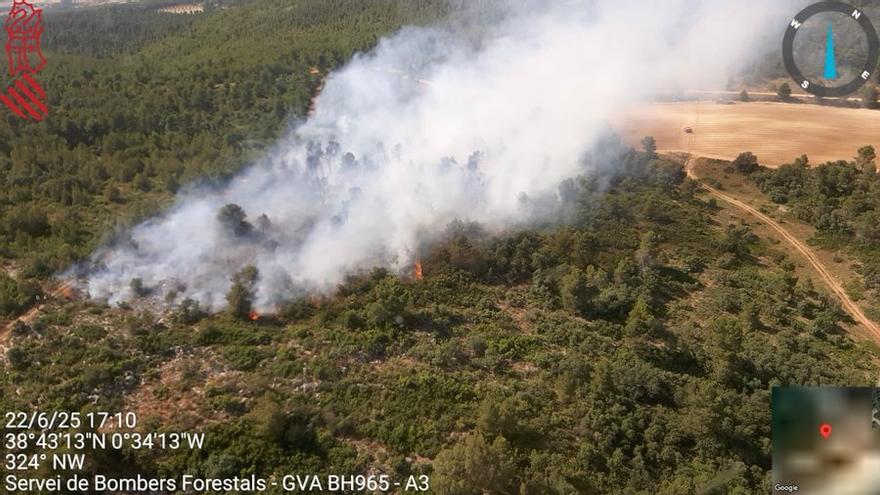 Estabilizado el incendio forestal en Bocairent
